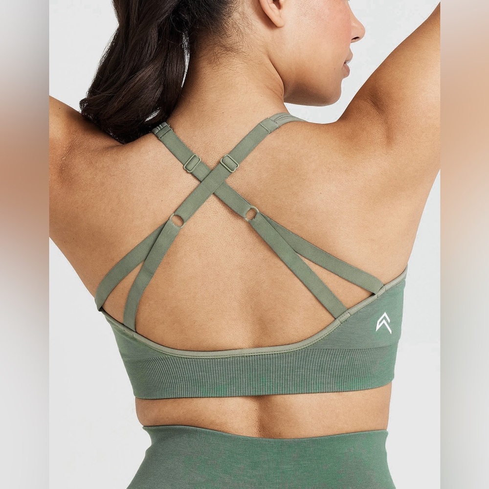 Oner Active seamless 2.0 Effortless sports bra tank top strappy sage criss cross - Picture 2 of 7